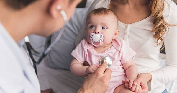 Pediatras alertan sobre la caída en las coberturas de vacunación