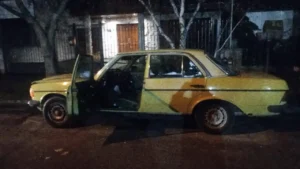 Tienen 14 y 17 años: los atraparon cuando intentaban robar un Mercedes Benz clásico