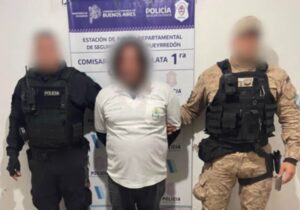 Golpeó y mordió a su pareja, escapó en una Fiorino y cayó alcoholizado