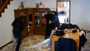 Entradera en San Carlos: golpearon a un hombre y amenazaron con cortarle la lengua