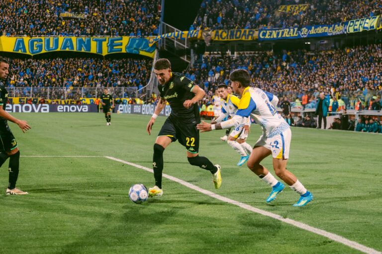 Aldosivi ganaba con un golazo, pero Central reaccionó y lo venció 2-1