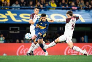 Boca lo ganó en la última jugada y se metió en zona de playoffs