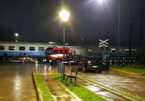 Quiso cruzar las vías y murió embestido por el tren a Mar del Plata