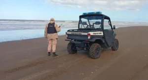 Buscan a dos kayakistas desaparecidos tras el temporal en Santa Teresita