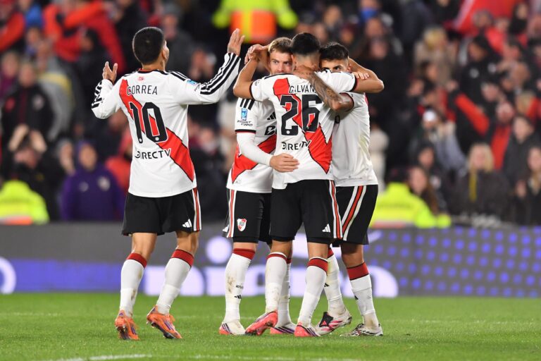 River venció 3-1 a Independiente Rivadavia y se metió en zona de playoffs