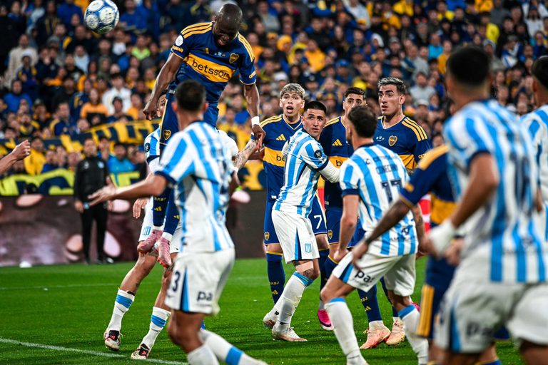 Boca remontó ante Racing y avanzó a las semifinales de la Copa Argentina