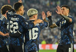 Argentina goleó 7-0 a Burkina Faso antes de la despedida de Messi