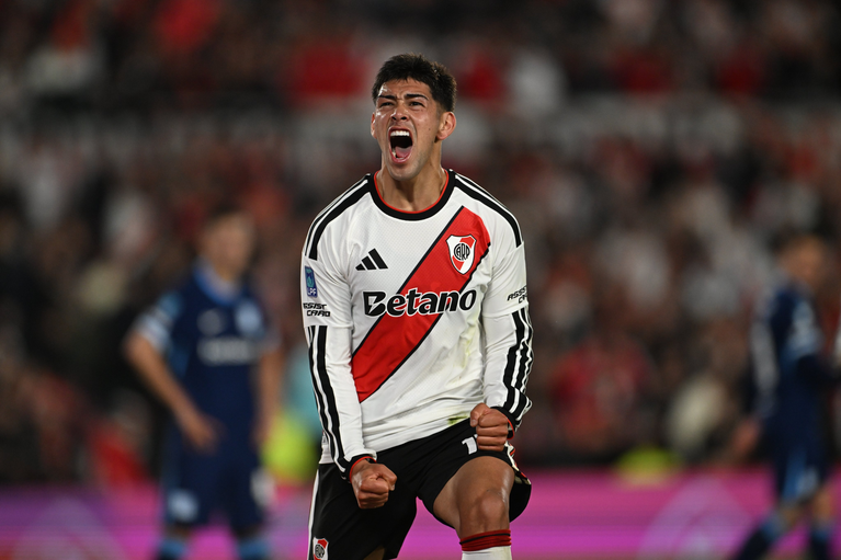 River venció a Racing y llega con confianza al duelo ante Boca
